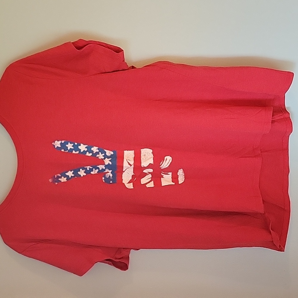 Red white and blue peace sign graphic tee. Size 2XL